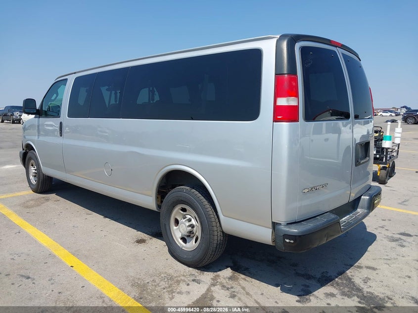 2019 CHEVROLET EXPRESS 3500 auction photo 3