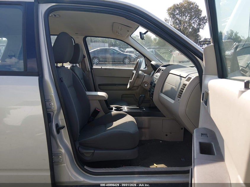 2008 FORD ESCAPE auction photo 5