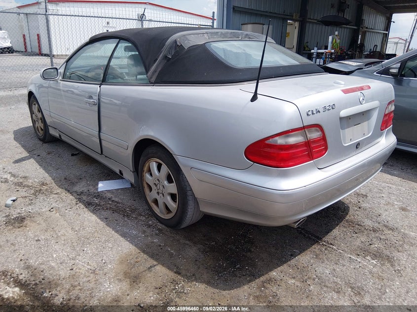 2002 MERCEDES-BENZ CLK 320 auction photo 3