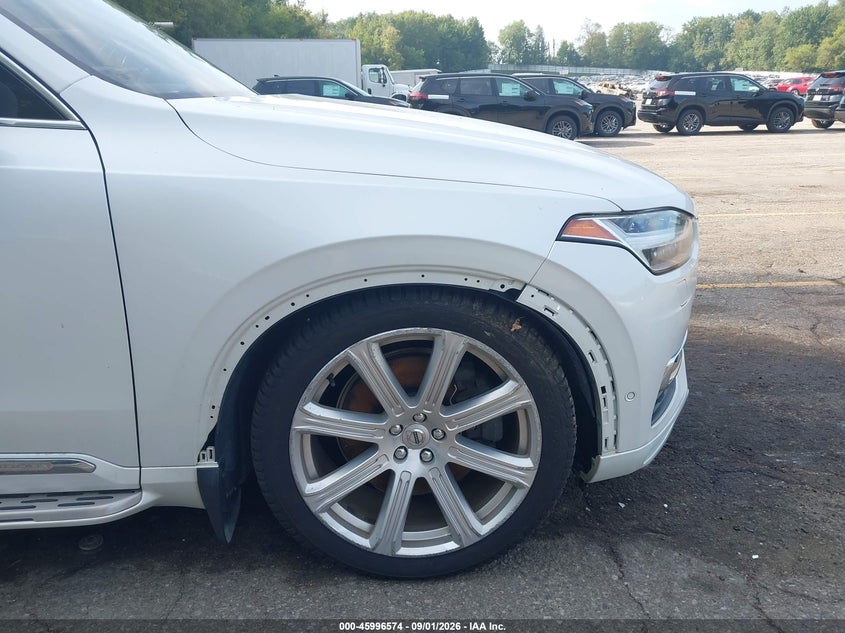 2016 VOLVO XC90 HYBRID T8 INSCRIPTION · Photo 6