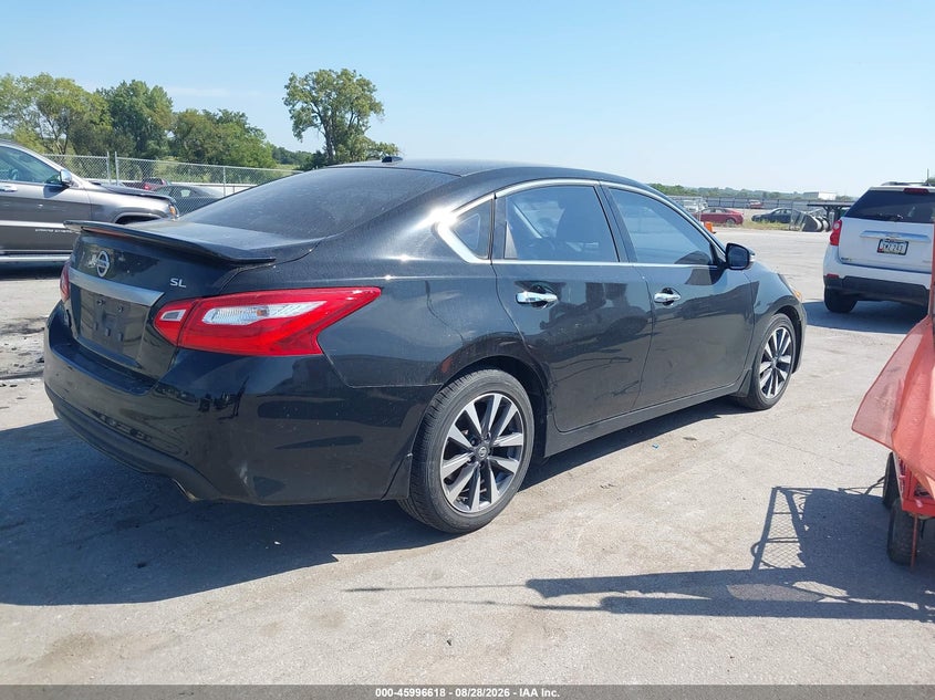 2017 NISSAN ALTIMA auction photo 4
