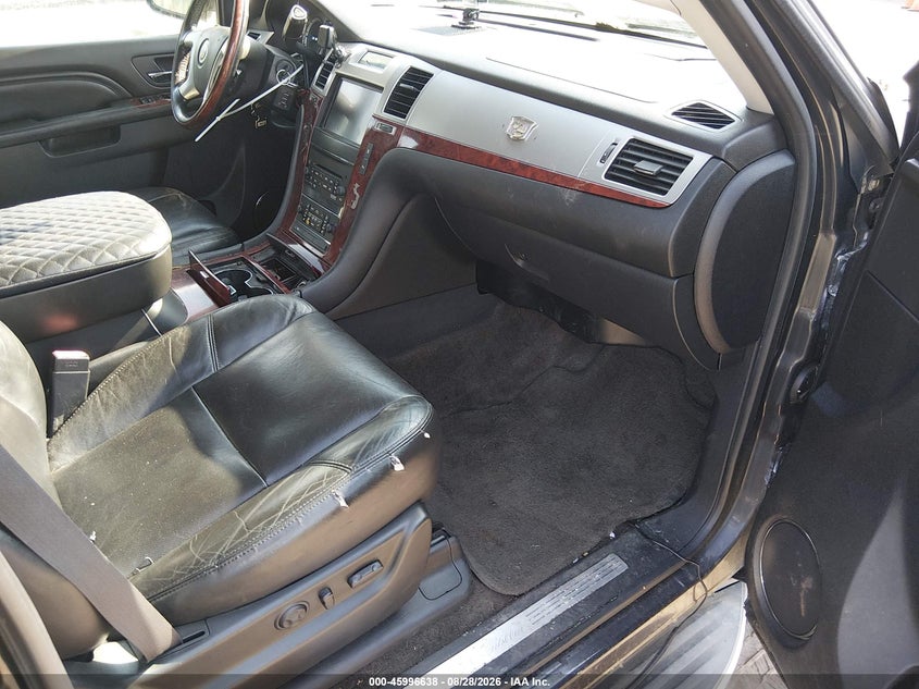 2011 CADILLAC ESCALADE ESV auction photo 5