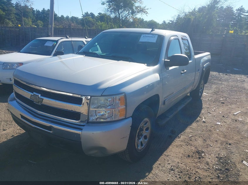 2011 Chevrolet Silverado, Невідомо, IAAI, VIN 1GCRKREA4BZ299305 — фото 2