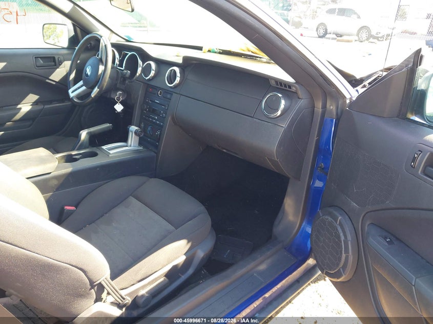 2005 FORD MUSTANG auction photo 5