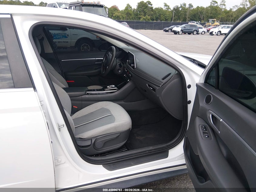 2021 HYUNDAI SONATA auction photo 5