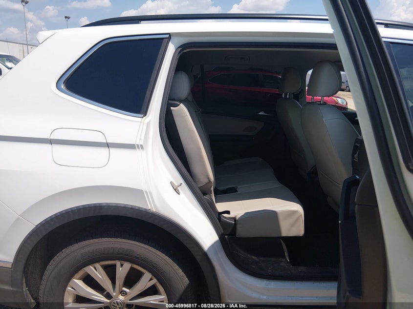 2018 VOLKSWAGEN TIGUAN auction photo 8