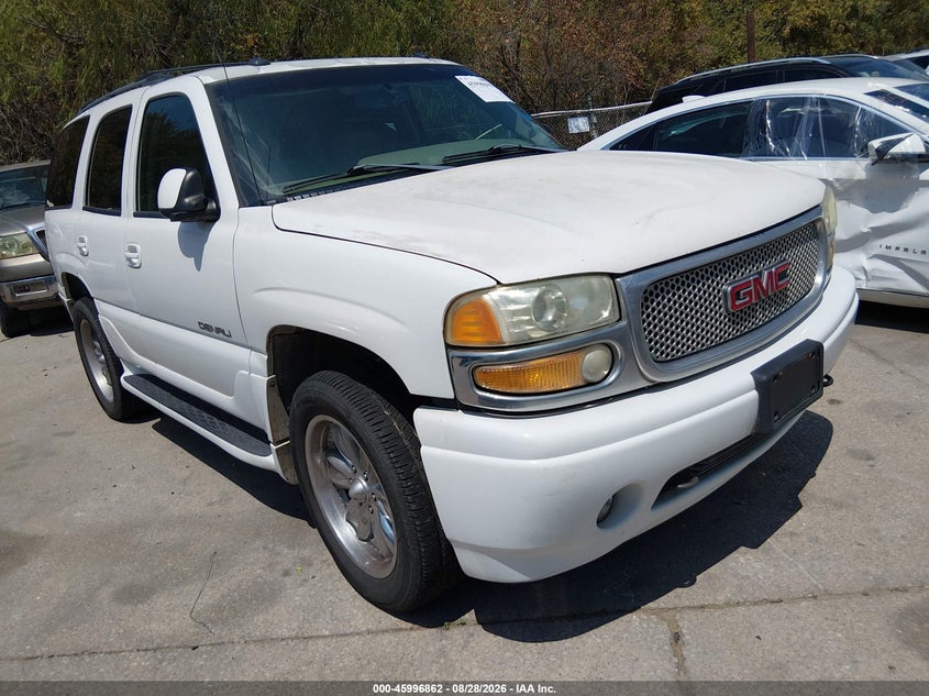2003 GMC YUKON auction photo 1