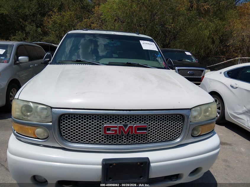 2003 GMC YUKON auction photo 6