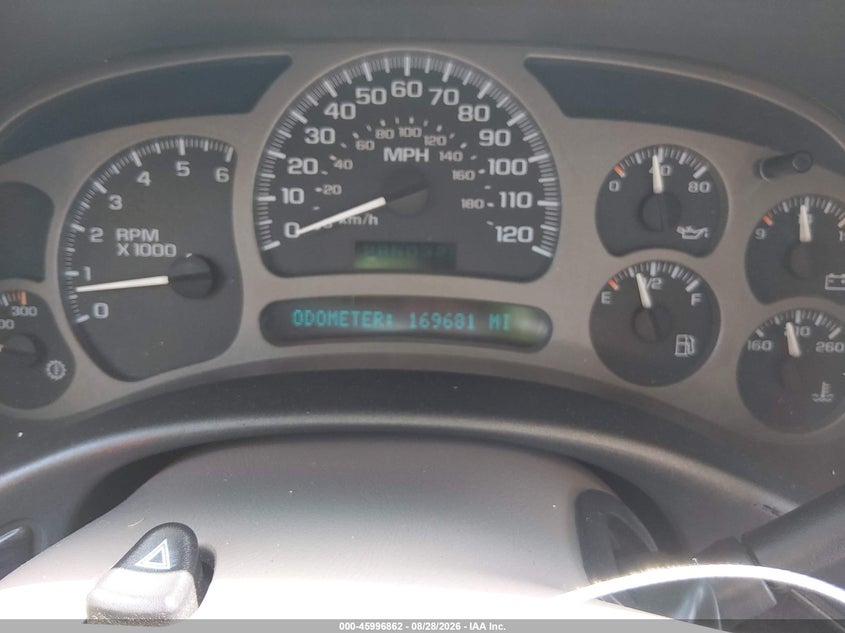 2003 GMC YUKON auction photo 7