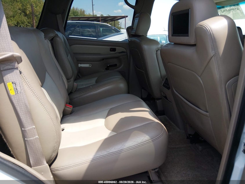 2003 GMC YUKON auction photo 8