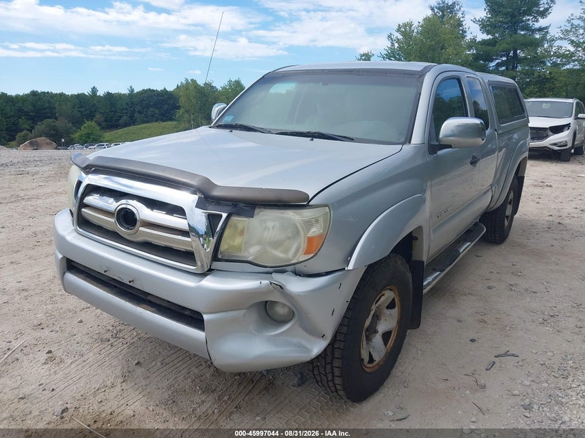 2010 TOYOTA TACOMA auction photo 2