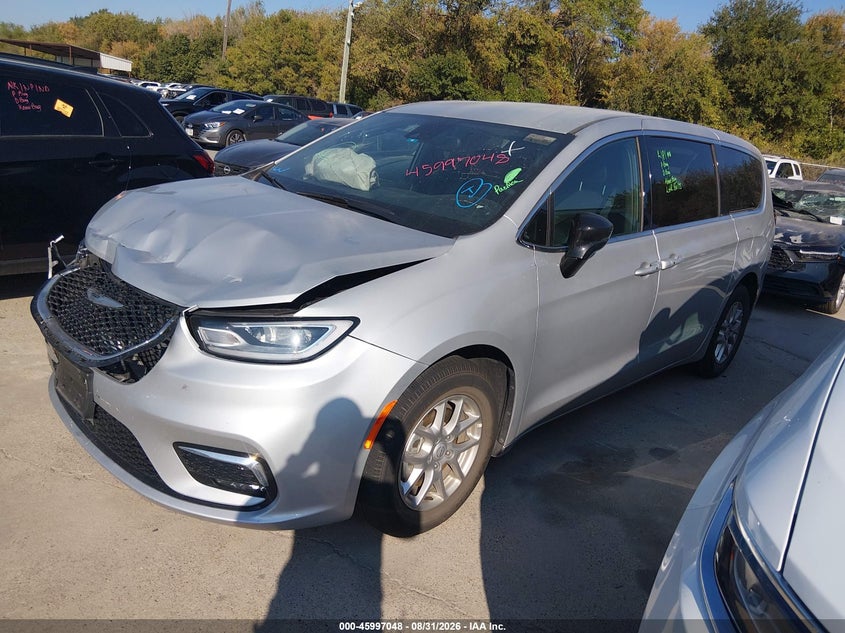 2026 CHRYSLER PACIFICA auction photo 2