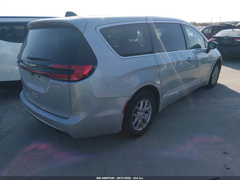 2026 CHRYSLER PACIFICA auction photo 4