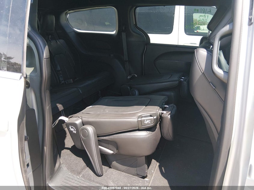 2026 CHRYSLER PACIFICA auction photo 8