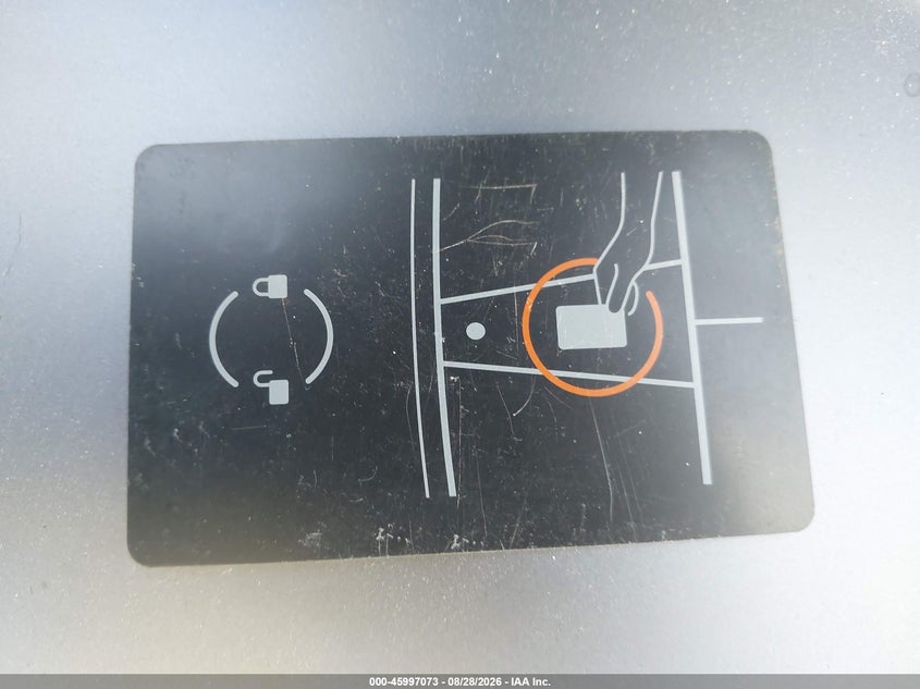 TESLA MODEL 3 - zdjęcie 10