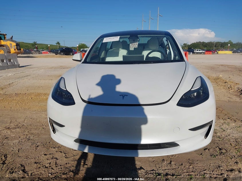 TESLA MODEL 3 - zdjęcie 12