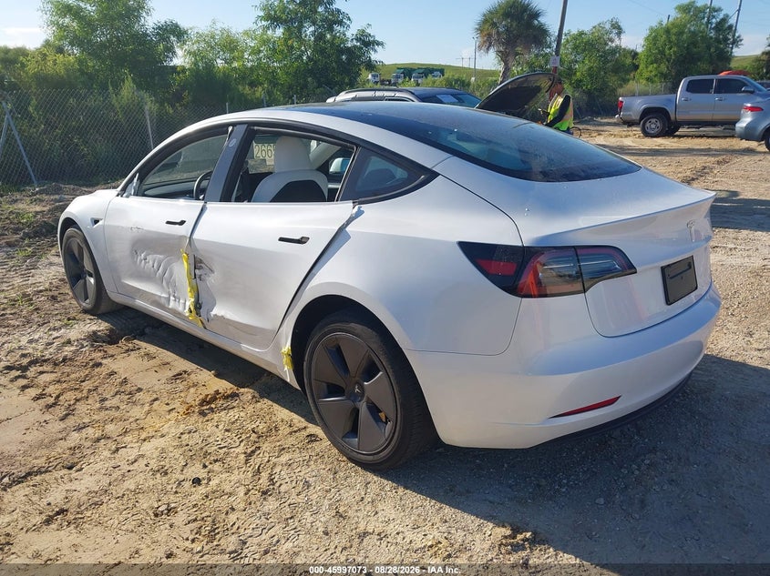 TESLA MODEL 3 - zdjęcie 3