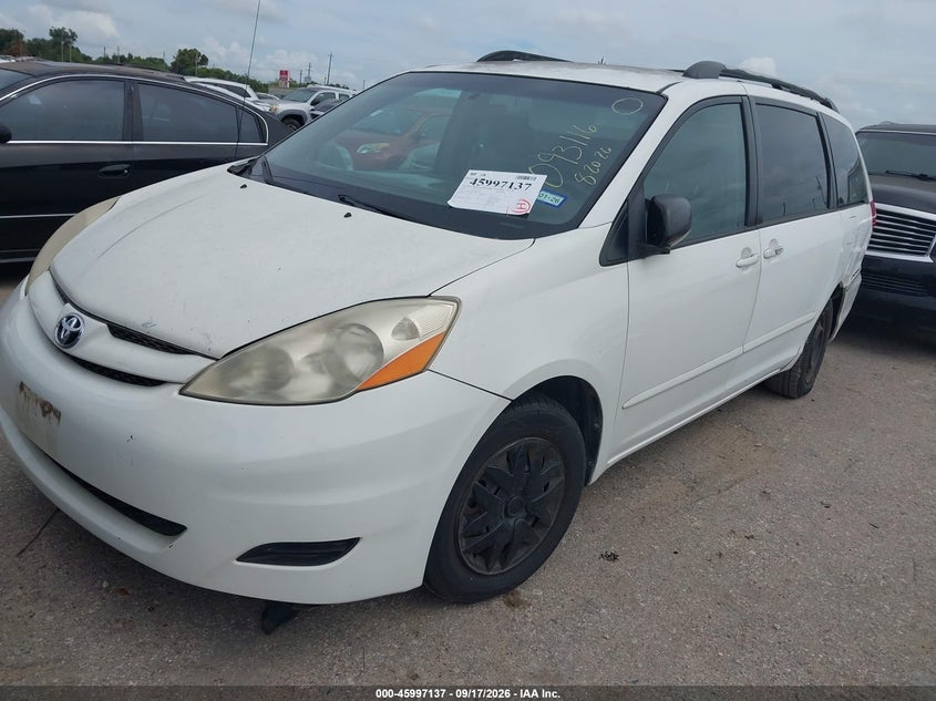 2007 TOYOTA SIENNA auction photo 2