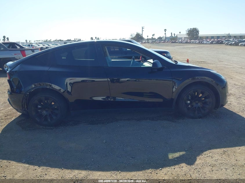 TESLA MODEL Y - zdjęcie 12