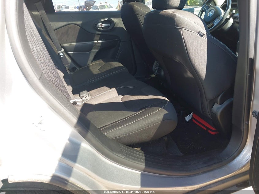 2015 JEEP CHEROKEE auction photo 8