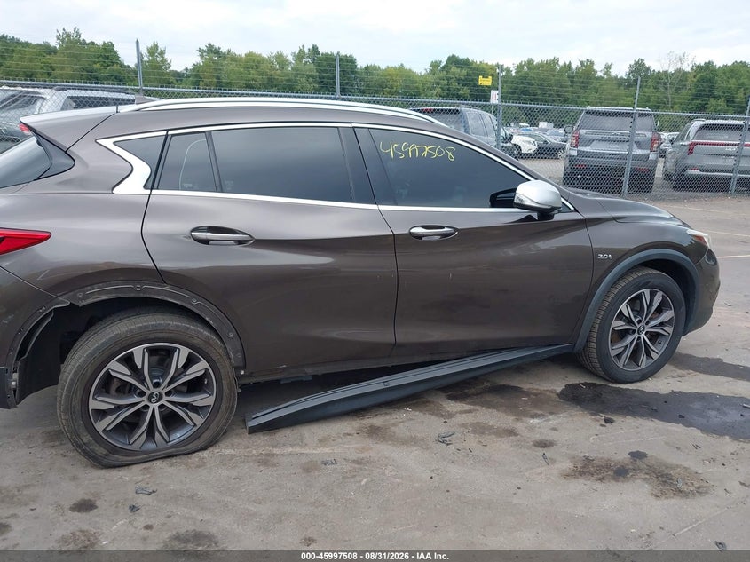2017 INFINITI QX30 PREMIUM · Фото 14