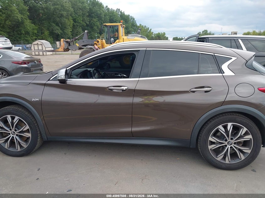 2017 INFINITI QX30 PREMIUM · Фото 15