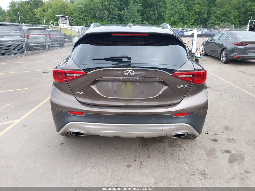 2017 INFINITI QX30 PREMIUM · Фото 17