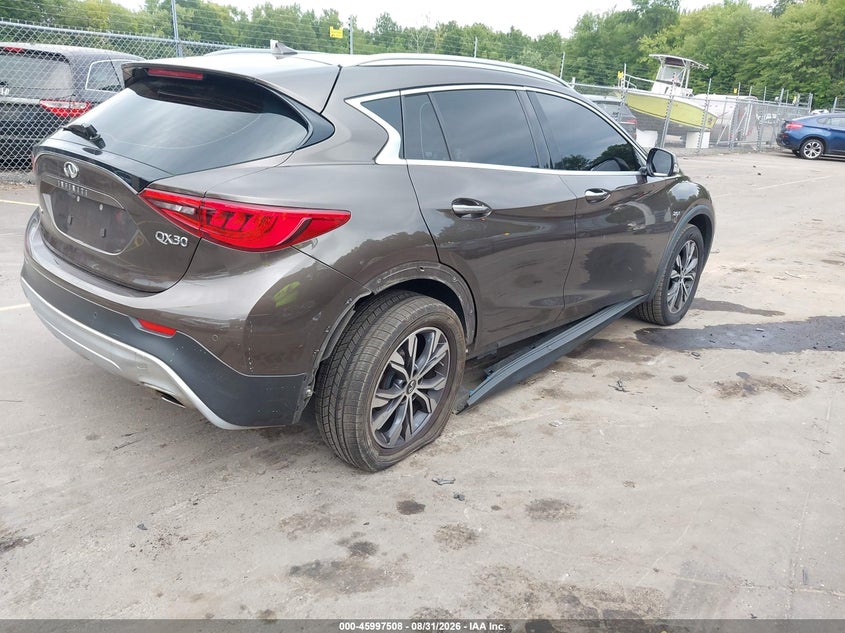 2017 INFINITI QX30 PREMIUM · Фото 4