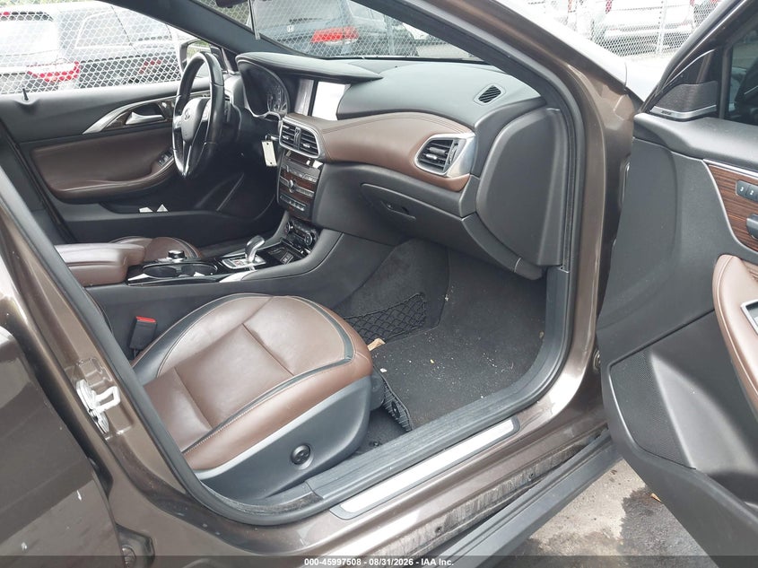 2017 INFINITI QX30 PREMIUM · Фото 5