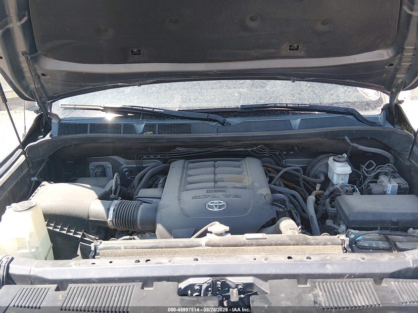 TOYOTA TUNDRA - zdjęcie 10