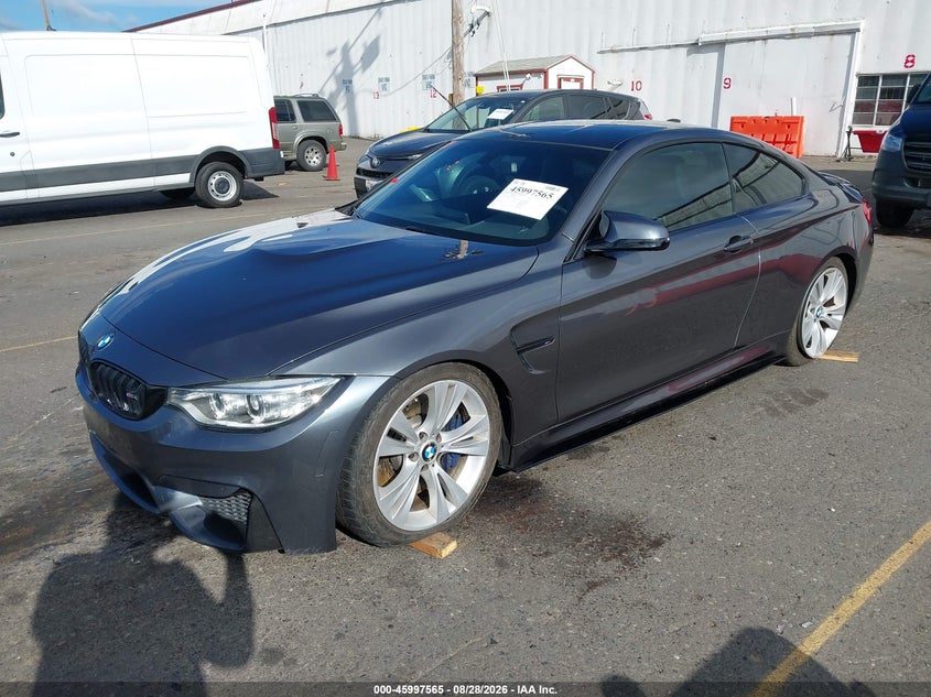 2015 BMW M4, Удар сзади, IAAI, VIN WBS3R9C50FK335392 — фото 2