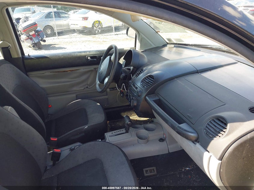 2000 VOLKSWAGEN NEW BEETLE auction photo 5