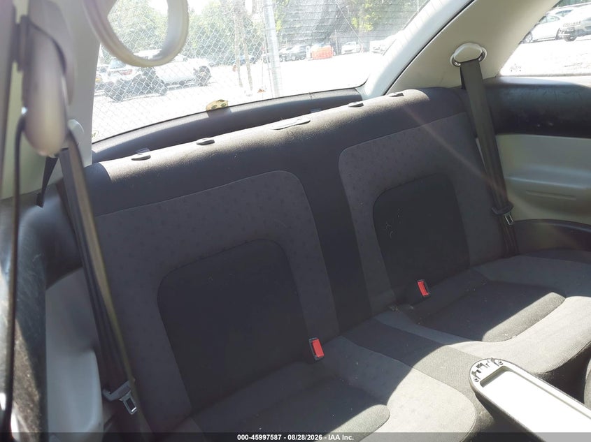 2000 VOLKSWAGEN NEW BEETLE auction photo 8