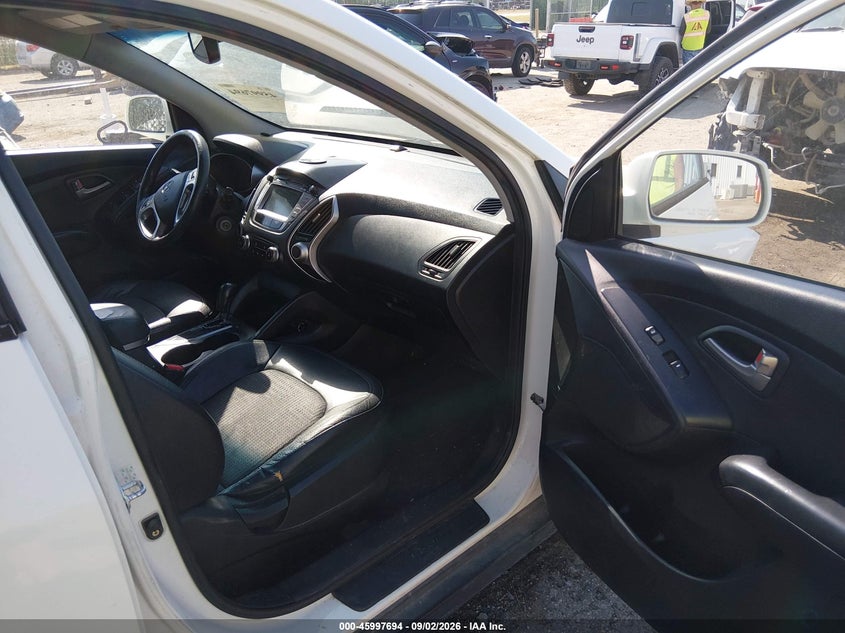 2011 HYUNDAI TUCSON auction photo 5