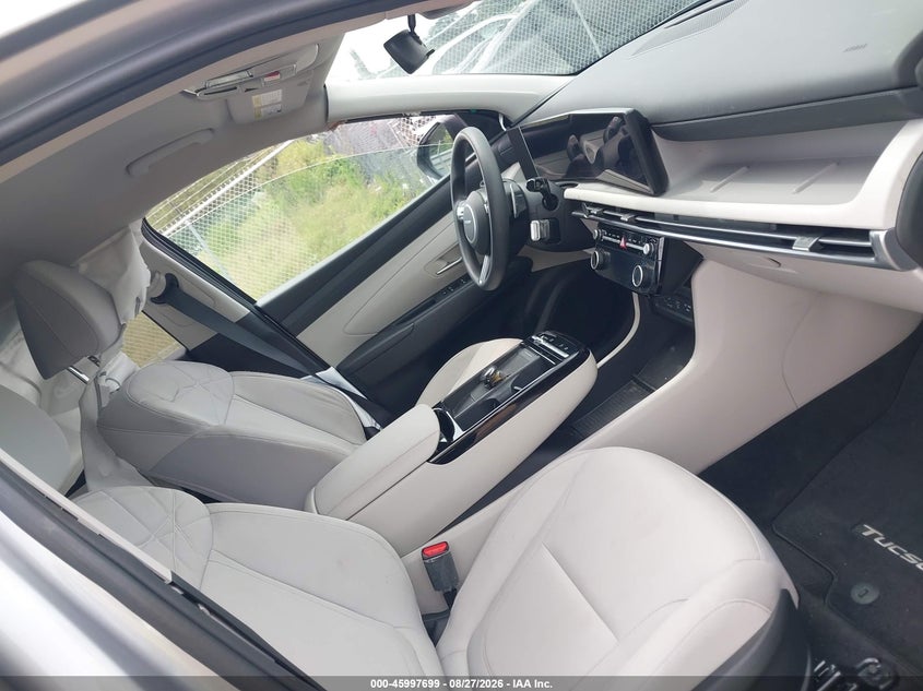 2025 HYUNDAI TUCSON HYBRID auction photo 5