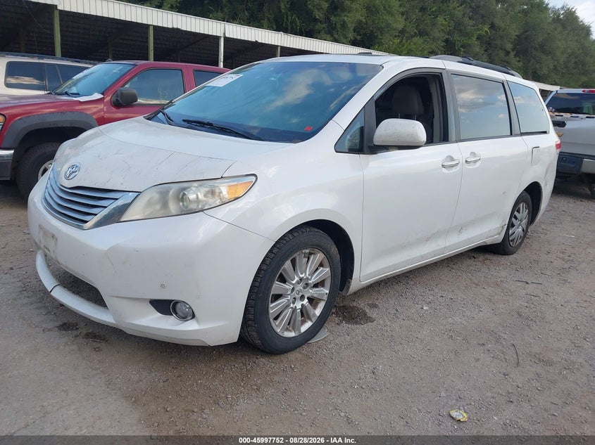 2011 TOYOTA SIENNA auction photo 2