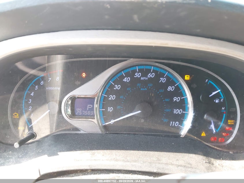 2011 TOYOTA SIENNA auction photo 7