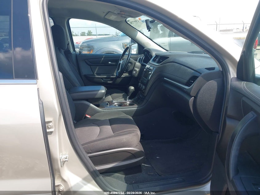 2017 CHEVROLET TRAVERSE auction photo 5