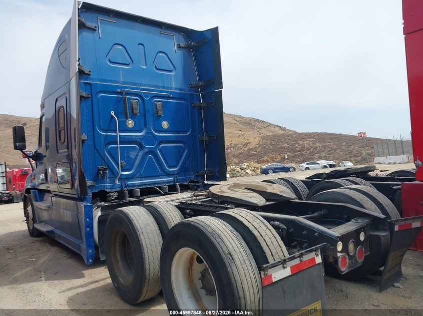 2017 FREIGHTLINER CASCADIA 125 auction photo 3