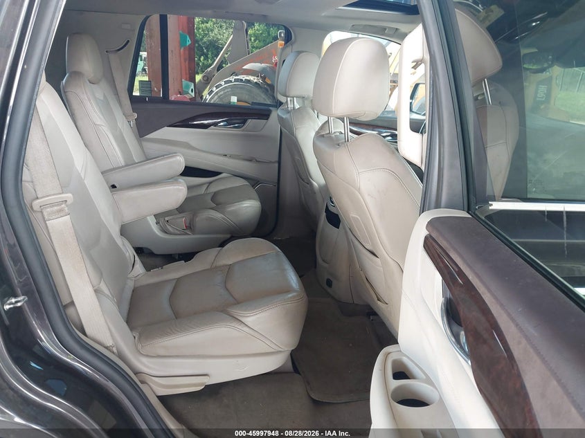 2015 CADILLAC ESCALADE auction photo 8
