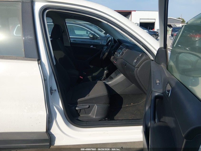 2013 VOLKSWAGEN TIGUAN auction photo 5
