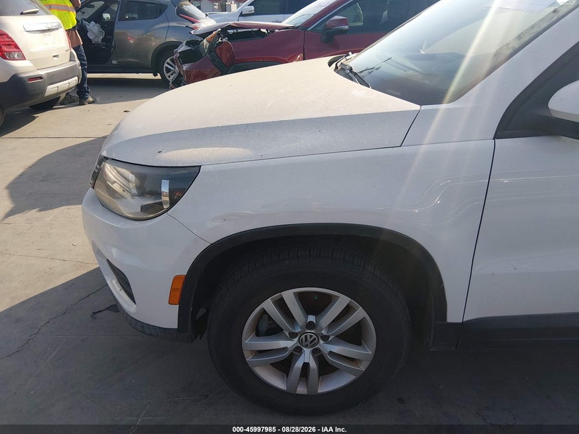 2013 VOLKSWAGEN TIGUAN auction photo 6