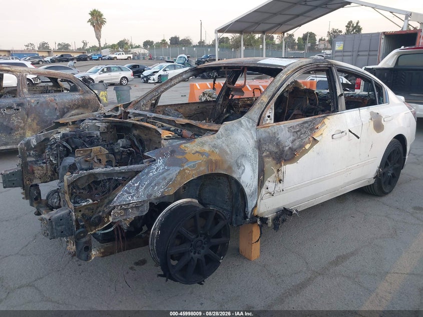 2009 Nissan Altima, Interior Burn, IAAI, VIN 1N4AL21E89C151798 — photo 2