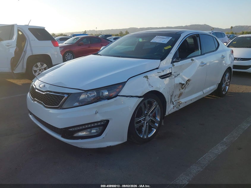 2013 Kia Optima, Левый бок, IAAI, VIN 5XXGR4A69DG228985 — фото 2