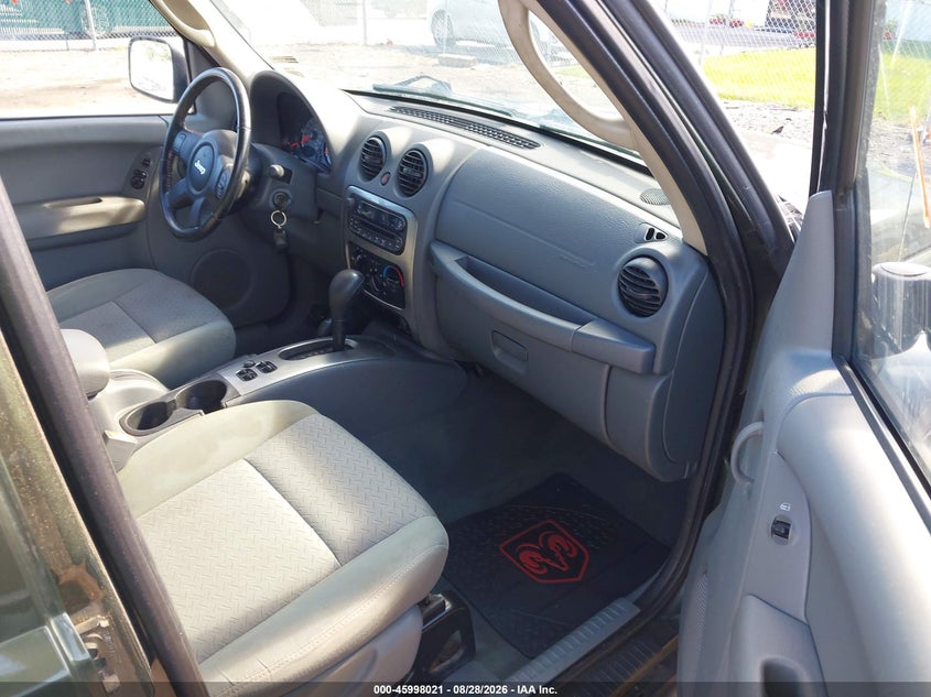 2006 JEEP LIBERTY auction photo 5