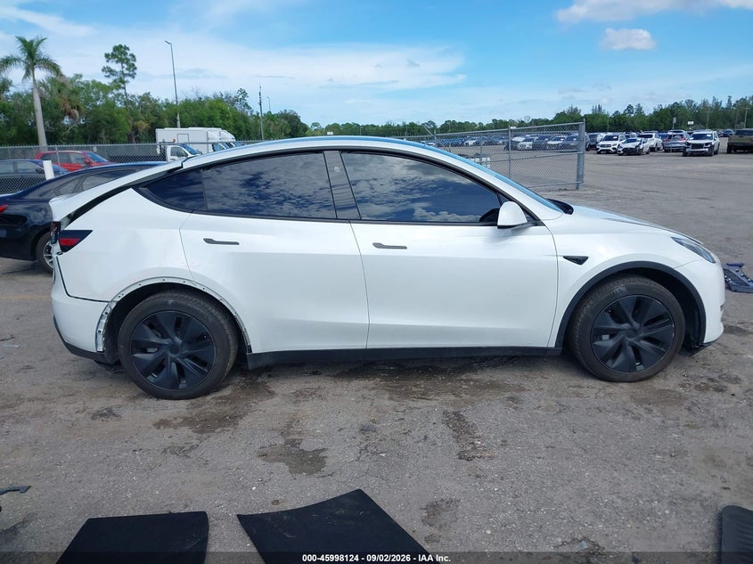 TESLA MODEL Y - zdjęcie 13