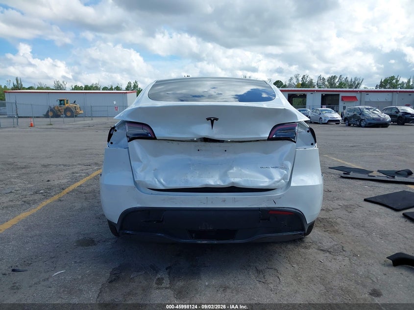 TESLA MODEL Y - zdjęcie 16