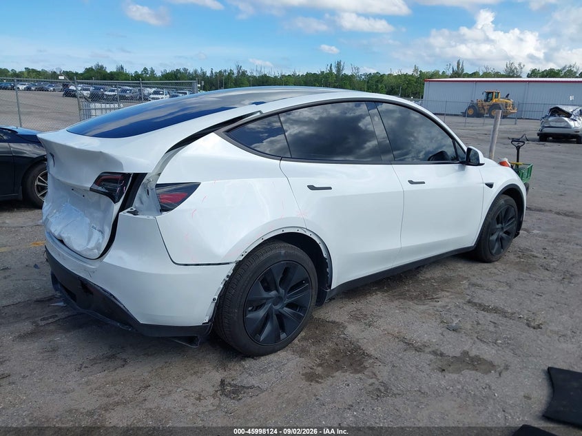 TESLA MODEL Y - zdjęcie 4