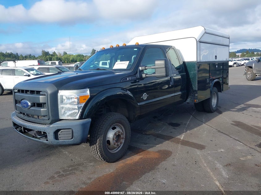 2015 FORD F-350 CHASSIS auction photo 2