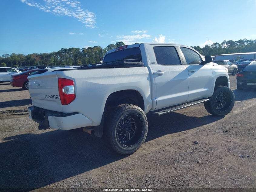 Vin: 5tfew5f1xhx223375, lot: 46497545, toyota tundra sr5 5.7l v8 20174